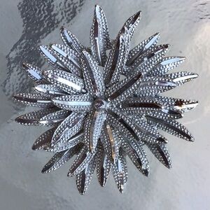 Capri silver vintage flower brooch